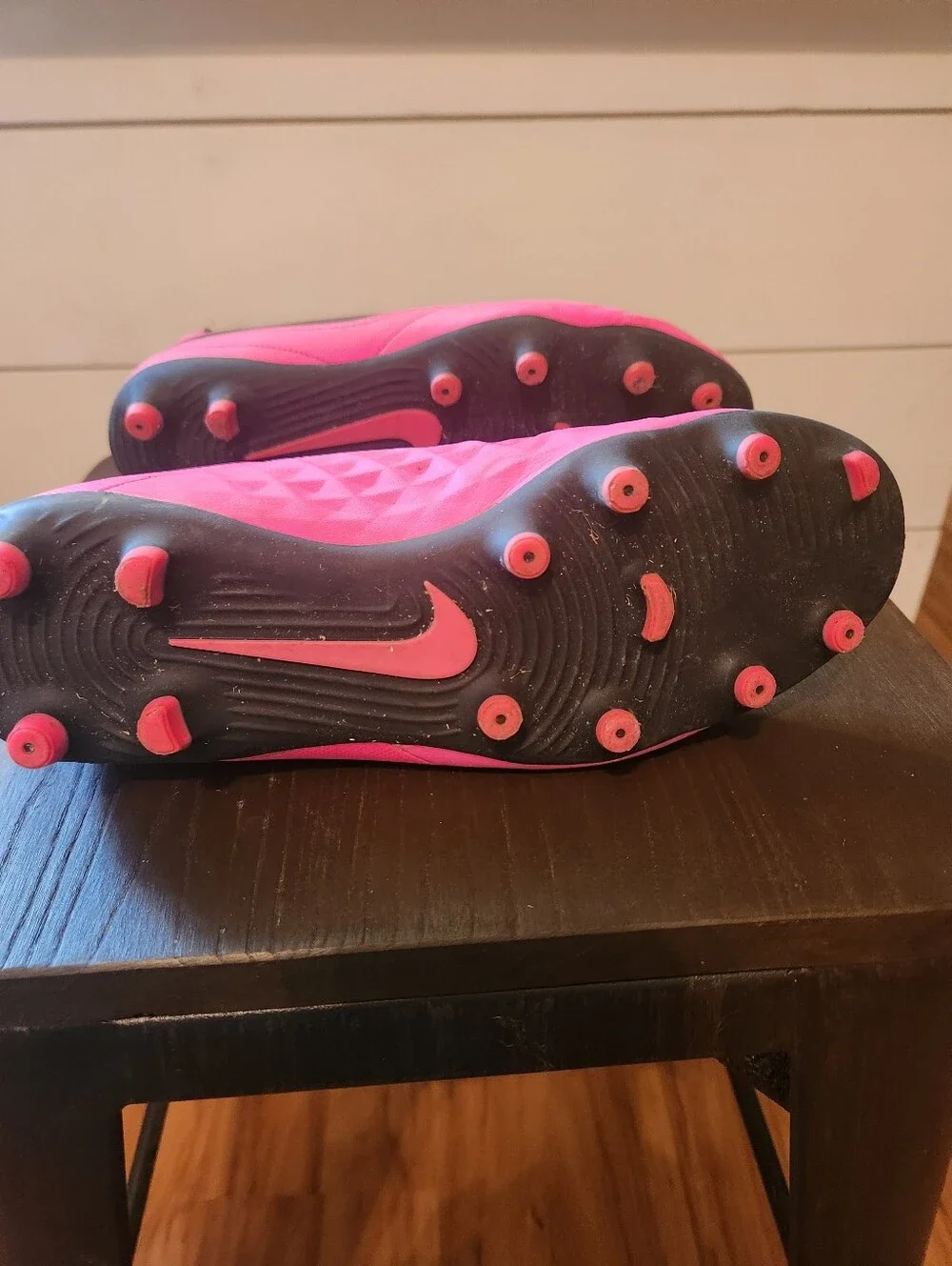 Nike bold pink